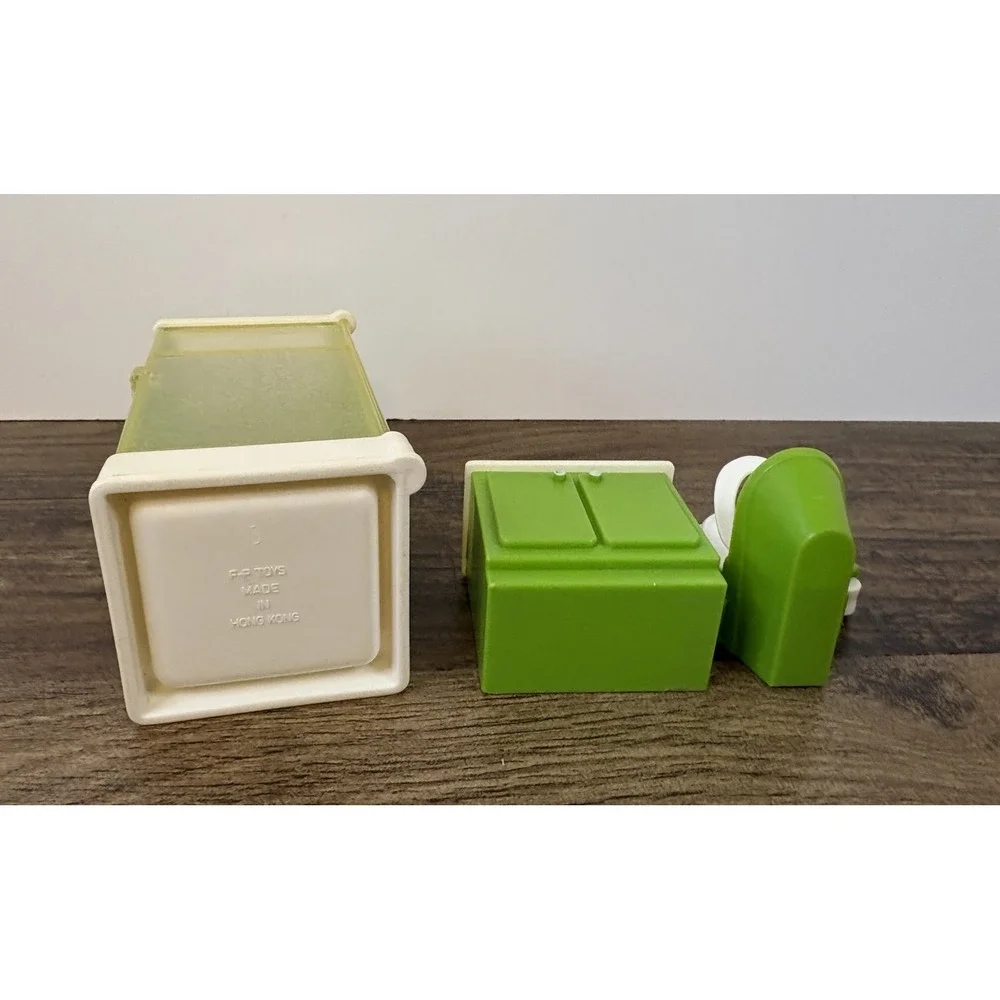 Vintage 1977 Fisher Price Dollhouse Family Green Bathroom Toilet Shower Vanity
